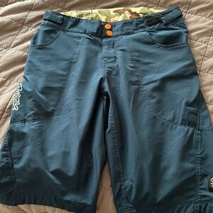 Troy lee mountain bike shorts, men size 34. Gently worn.